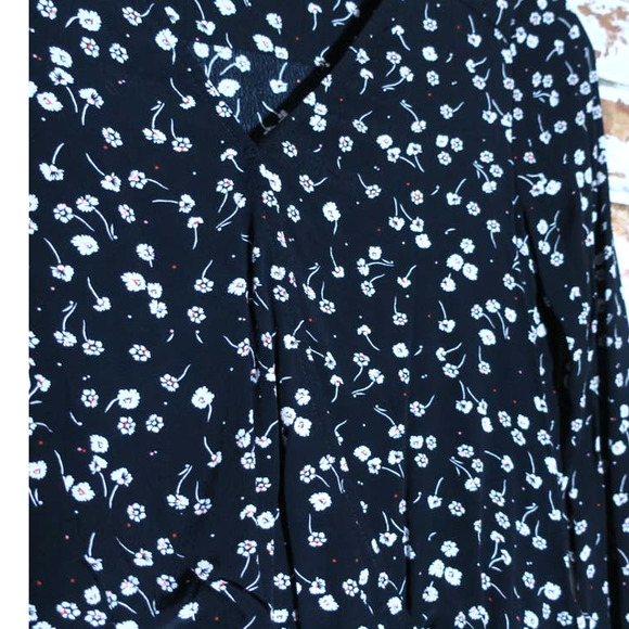 Sanctuary Cori Floral Printed Blouson Long Sleeve Wrap Surplice Blouse - Picture 4 of 8